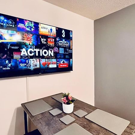 ליברפול Urban Bliss Stylish Townhouse With Free Parking For A Convenient City Stay מראה חיצוני תמונה