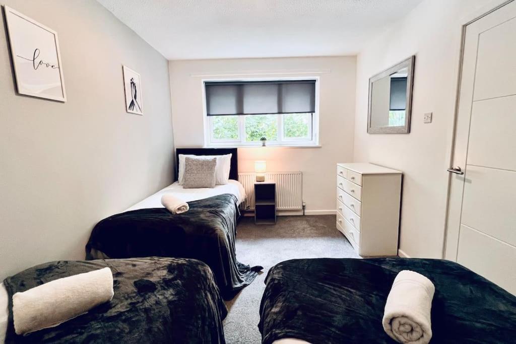 ליברפול Urban Bliss Stylish Townhouse With Free Parking For A Convenient City Stay מראה חיצוני תמונה